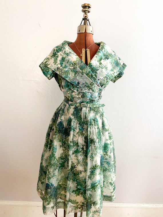 1950's Vintage Winter Blues Floral Fit and Flare D