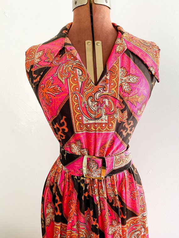 1970s Vintage Hot Pink Paisley Dagger Collar Maxi