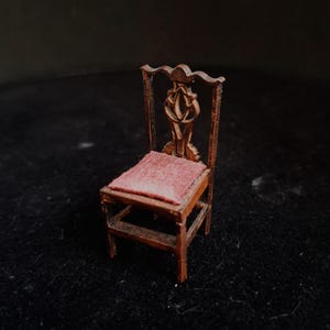 Poppenhuis miniatuur kit Victoriaanse stoel halve schaal 1:24