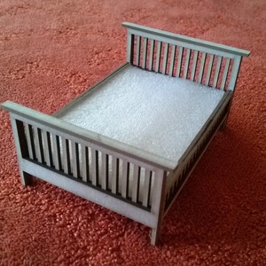 Dollshouse miniature 1:12 (1 scale,1 inch) bed DIY kit