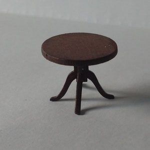 NEUES KIT SEPT 2018 Puppenhaus Miniatur Bausatz Runder Tisch Viertelschuppen 1:48 oder 1/48