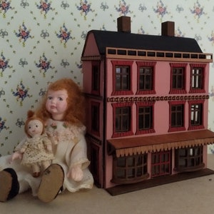 1:144 Dollhouse miniature for the dollhouse kit.
