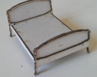 Dollshouse miniature kit quarter scale (1:48.1/48) French Louis bed.