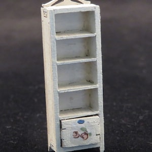 Puppenhaus Miniatur Möbel Bausatz Maßstab 1/48 kleiner Schrank.