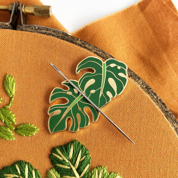 Monstera Deliciosa needle-minder, Enamel needleminder, magnetic needleminder, crossstitch needle minder, embroidery needleminder, houseplant