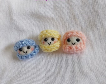3 x Happy Miniature Pearls in Shells wool fibre knitted collectible toy