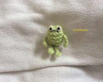 knitted sad FROG wool fibre Art Miniature comfort friend collectible BJD Dolls toy / pet