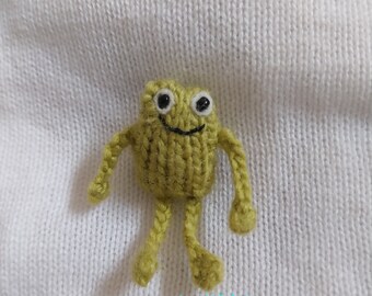 knitted happy FROG wool fibre Art Miniature comfort friend collectible BJD Dolls toy / pet