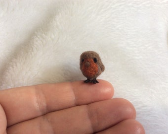 Needle felted Robin miniature fibre art bird OOAK mini wool felt display