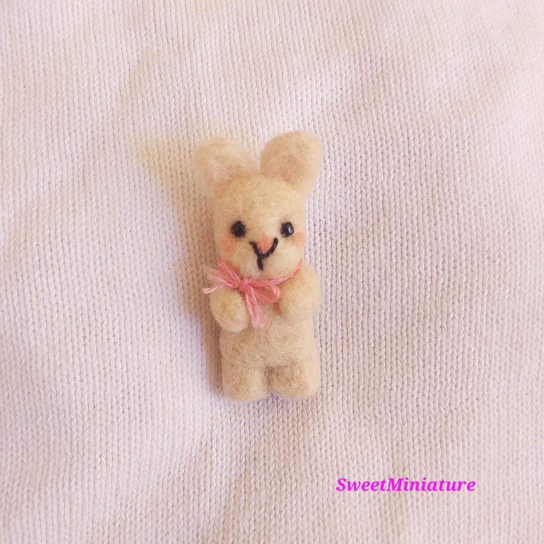 Mini Needle Felted Bunny Rabbit Miniature Fibre Art OOAK Mini Wool Felt ...