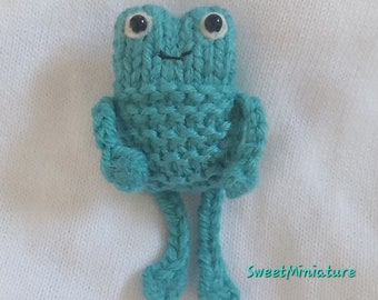knitted happy FROG wool fibre Art Miniature  collectible BJD Dolls toy / pet