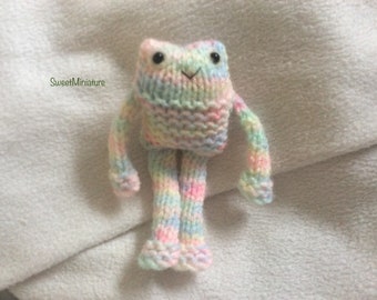 knitted happy FROG wool fibre Art Miniature comfort friend collectible BJD Dolls toy / pet