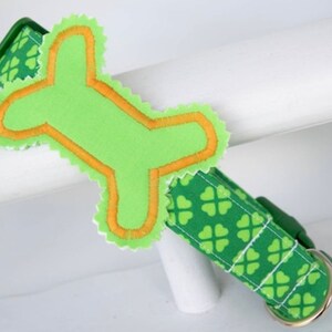 Medium 1" CLEARANCE SALE -  Sale Dog Collar - Clover Print with Green Bone - Green Hardware