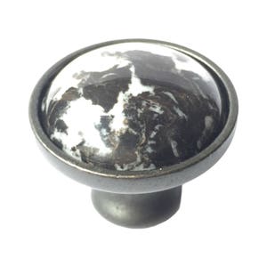 Peut inclure: Bouton de porte en marbre noir et blanc avec une base en métal gris foncé.