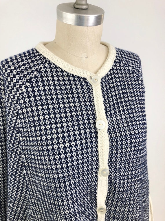 Vintage 60s Knit Poncho Sweater -  Blue & White A… - image 4