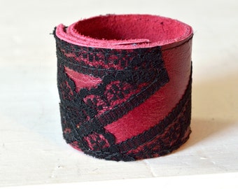 Leather bracelet, wristband, dark red with black lace, one size, fits at every arm circumference, Gothic