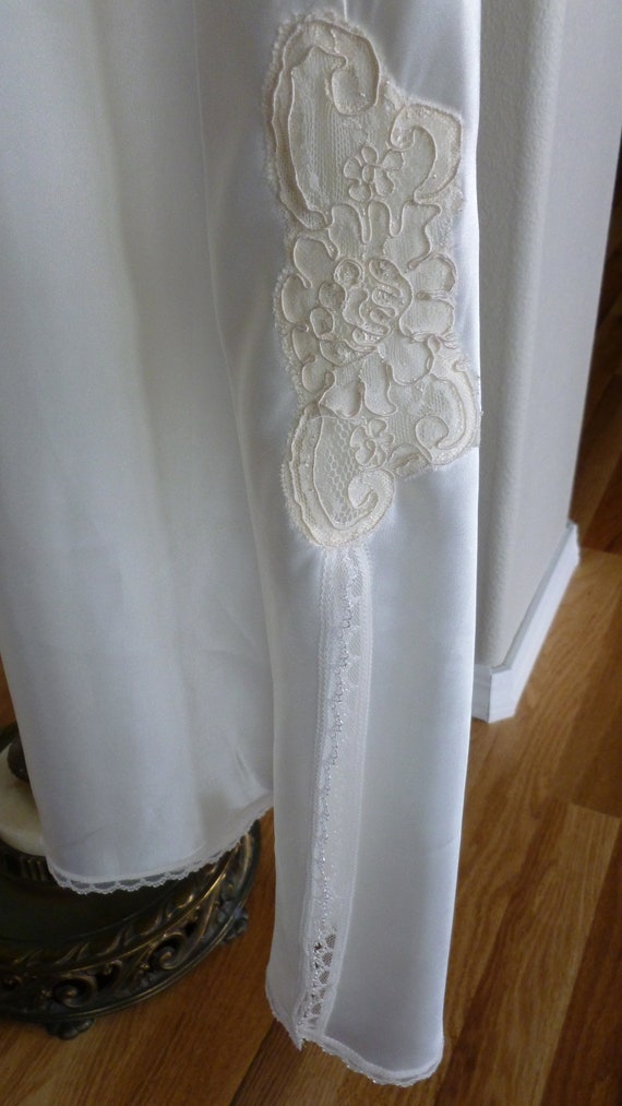 Vintage Cream Satin and Lace Bridal Nightgown Jon… - image 9