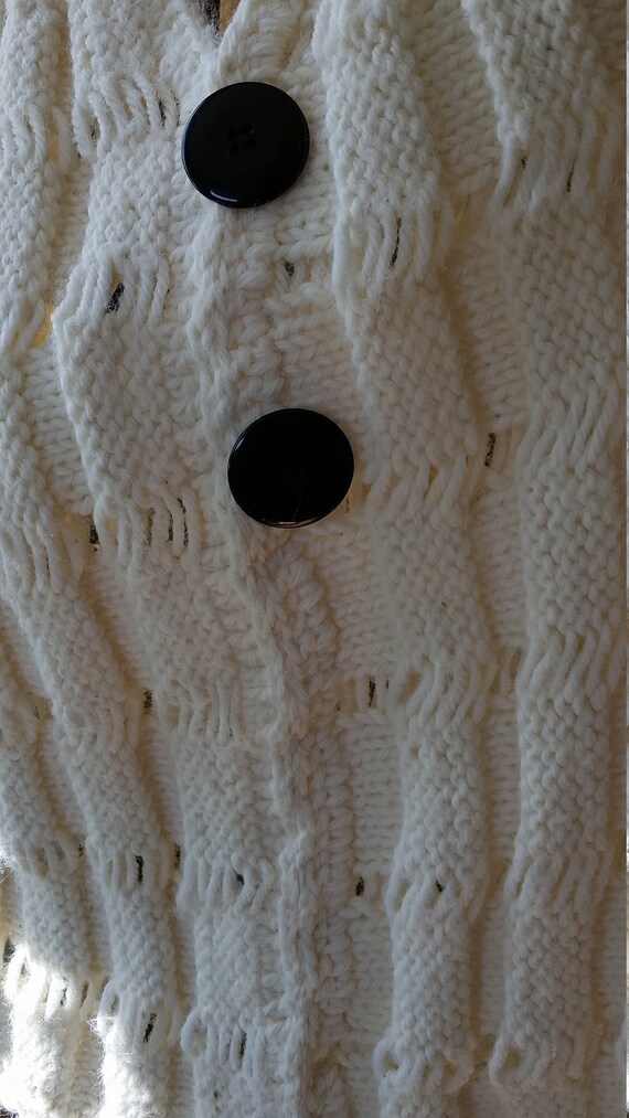 Vintage Hand Knit Cream Shawl Capelet Wrap Shrug - image 4