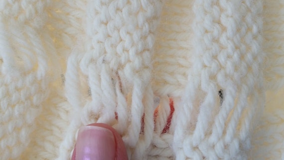 Vintage Hand Knit Cream Shawl Capelet Wrap Shrug - image 8
