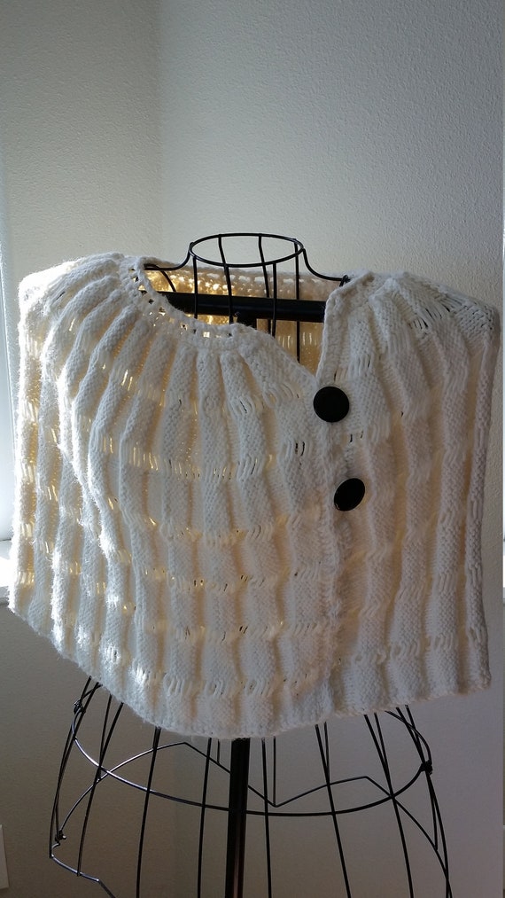 Vintage Hand Knit Cream Shawl Capelet Wrap Shrug - image 1