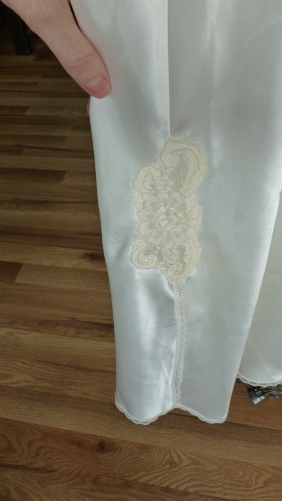 Vintage Cream Satin and Lace Bridal Nightgown Jon… - image 10