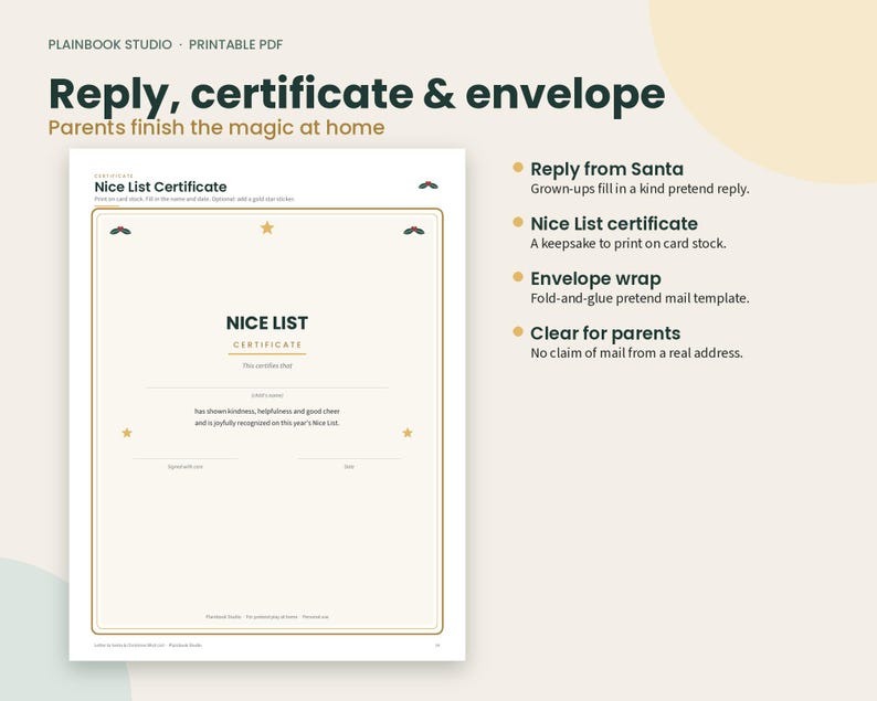 Op de afbeelding: Een printbare PDF-set met een Nice List-certificaat met gouden randen en steraccenten, plus tekstinstructies voor een antwoord van de Kerstman en een envelop. Het document bevat velden voor een naam, handtekening en datum.
