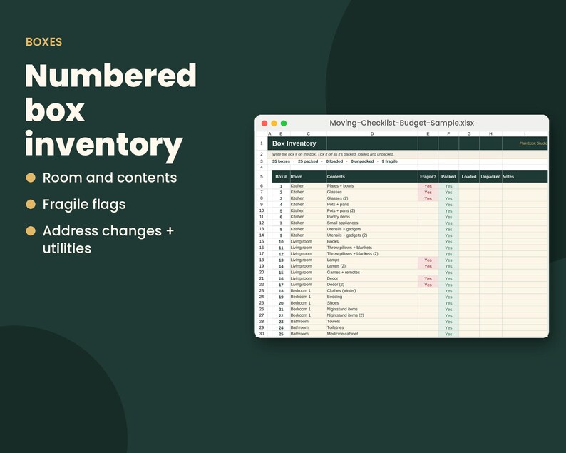 Pu&ograve; includere: Un foglio di calcolo digitale intitolato Moving-Checklist-Budget-Sample.xlsx visualizzato su uno schermo, che mostra un inventario di scatole numerate con colonne per stanza, contenuto, fragilit&agrave; e stato di imballaggio su sfondo verde.