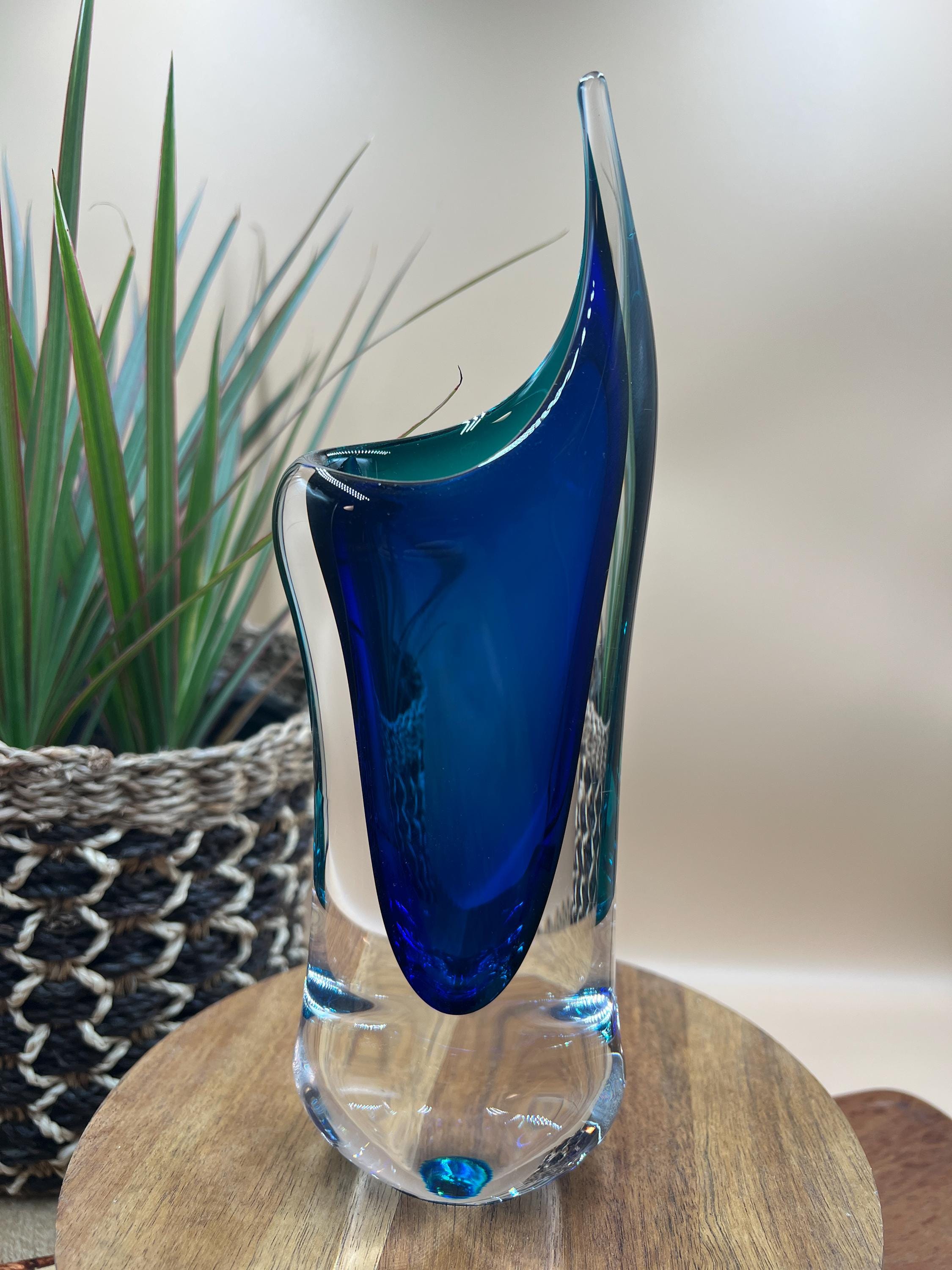 Hand Made Czech Republic ガラス花瓶 ブルー Czech Blue Glass Vase - Etsy