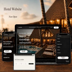 Könnte beinhalten: Ein Laptop, ein Tablet und zwei Smartphones zeigen die Hotel-Website für Lumière. Die Bildschirme zeigen ein Boutique-Hotel mit Pool, den Text Stay somewhere unforgettable sowie Navigationsmenüs mit Optionen wie Home, Rooms und Book a Stay.