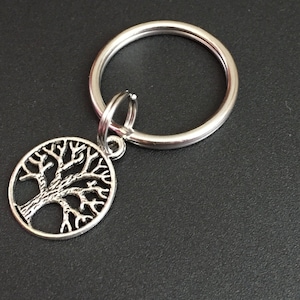 Antique silver Tree of life keychain