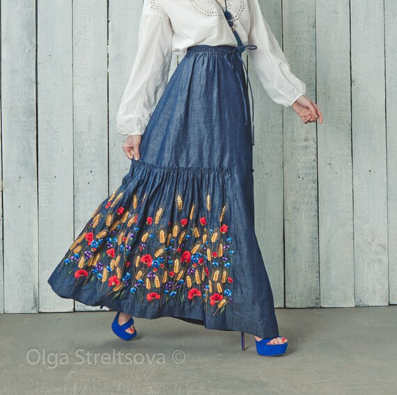 floor length pleated skirt
