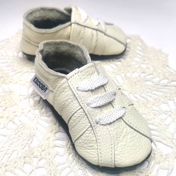 White soft sole leather Baby shoes / Infant white soft sneakers / bebe garcon fille cuir chaussons Krabbelschuhe porter / ebooba