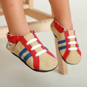 chaussons chaussures bébé baskets beiges à lacets colorés 2-3 ans ebooba