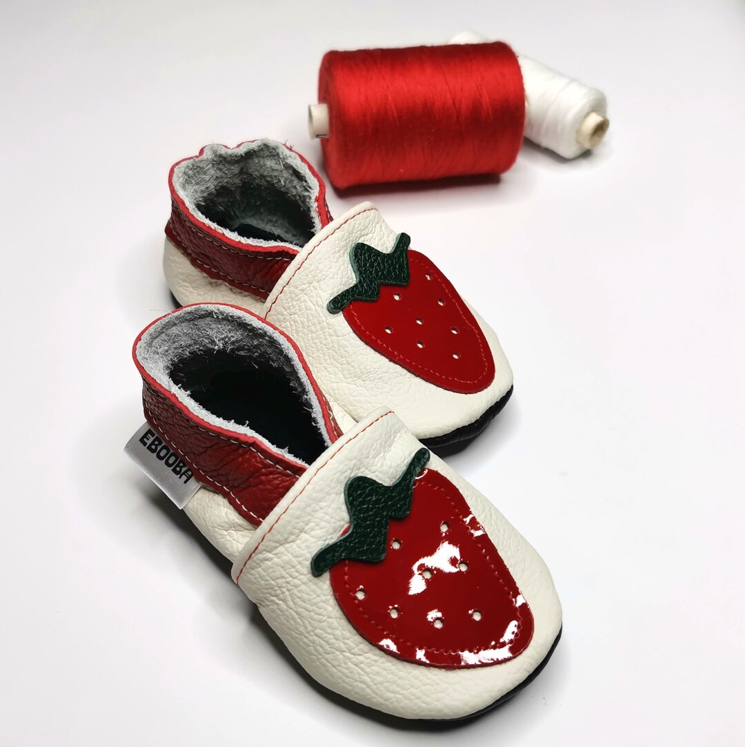 Los zapatos de bebe, unicos cereza rojo zapatos, ebooba México