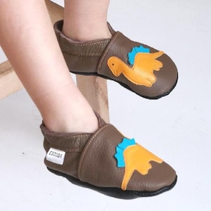 ベビー シューズ レザー モカシン 3 ～ 4 歳の恐竜、茶色 ebooba