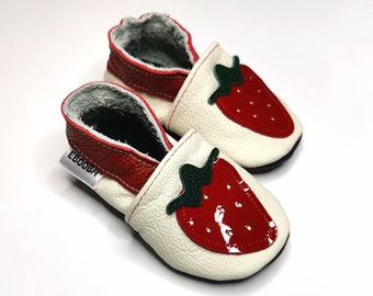 chaussons chaussures bébé fraises sur blanc 3-4 ans ebooba