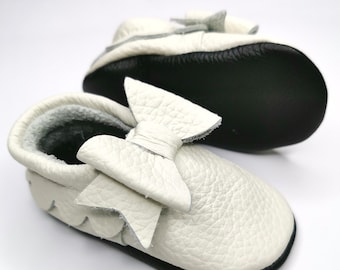 Bow Shoes, Baby Moccasins, Leather Baby Shoes, Baby Moccasins, Bow Moccs, Soft Sole Baby Booties, White Slippers, Kids' Moccasins, Ebooba, 1