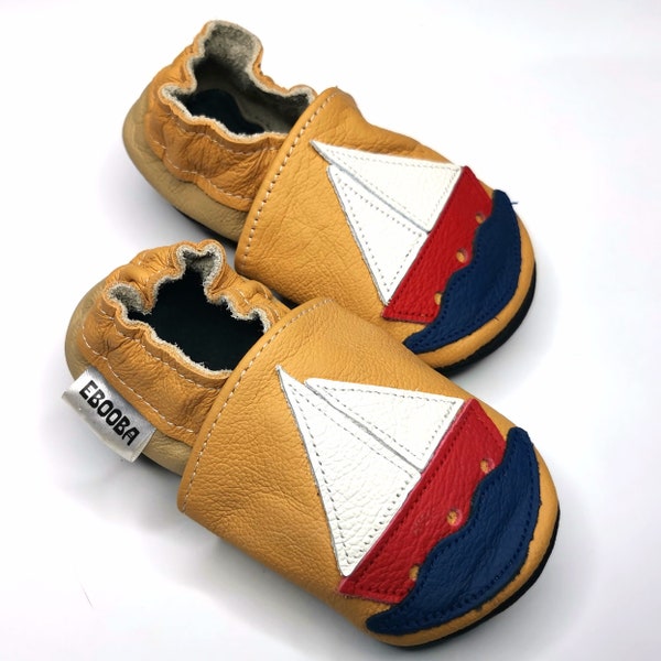 soft sole baby shoes, handmade boy gift, sailboat yellow red white, 0-6 months booties, garcon cuir souple chaussons, Krabbelschuhe,  ebooba