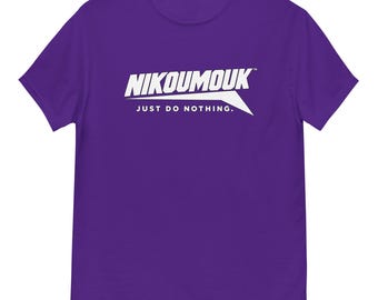 Nikoumouk - Just Do Nothing, provocerende humor en luiheid, een sarcastisch talent.
