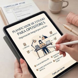 Puede incluir: Una tableta digital que muestra un planificador de estudio para opositores titulado PLANIFICADOR DE ESTUDIO PARA OPOSITORES. La pantalla presenta una ilustración central de una persona en un escritorio con iconos para objetivos y planes diarios.