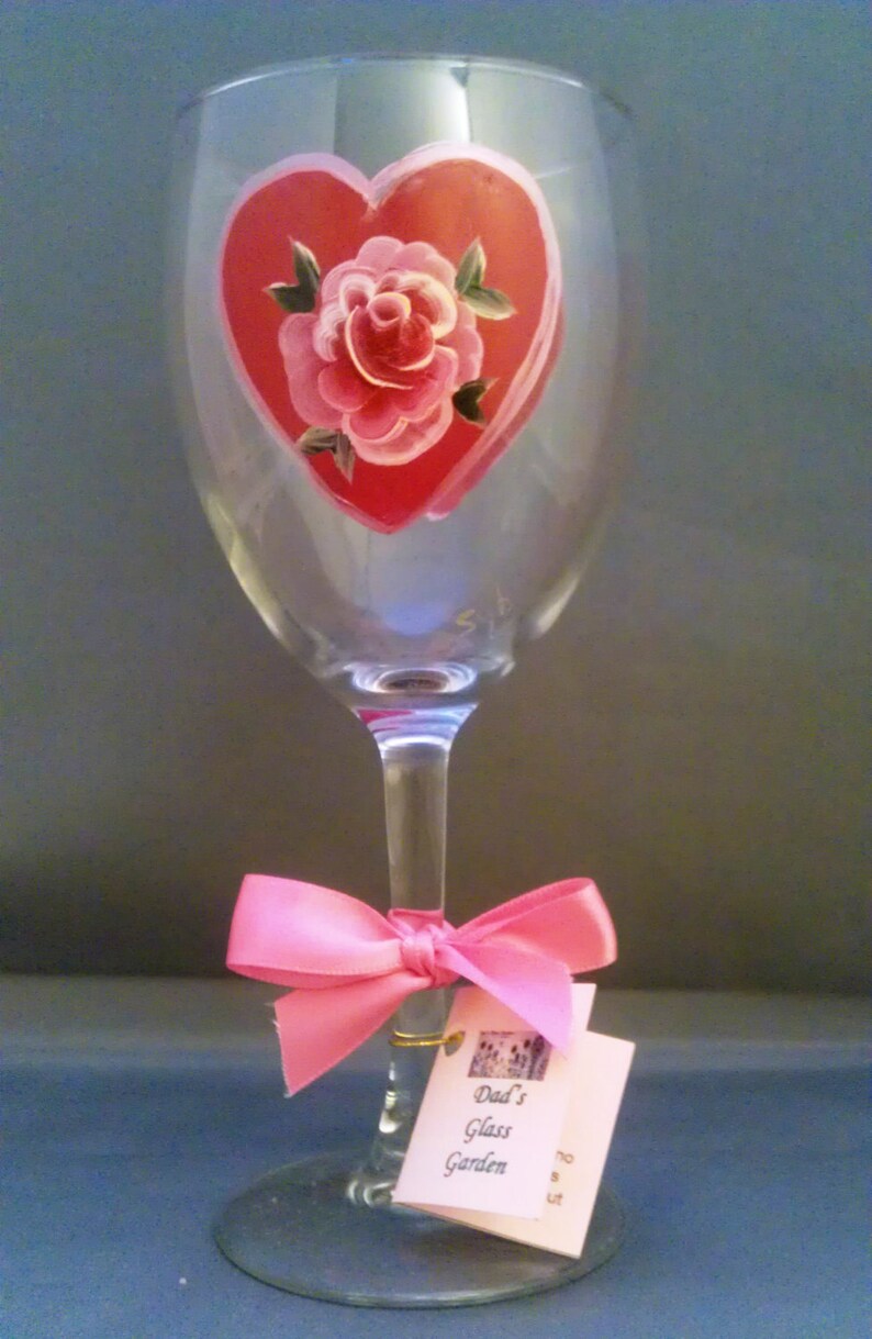 Hearts and Roses White Wine Glass image 1