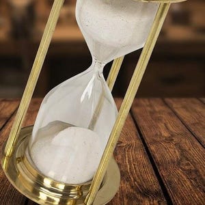 Vintage Brass Sand Timer – 1 Minute Decorative Hourglass for Home & Office Decor