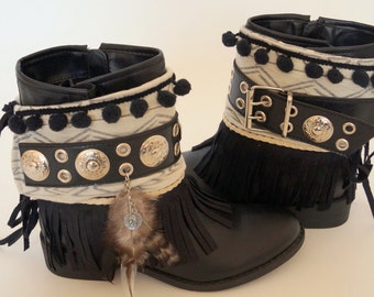 Native American fringe boot covers-Boho boot covers -Gypsy boot cuffs-70' clothing-Hippie boot cuffs-Boot socks-Ethnic boot cuffs