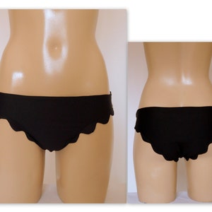 Black scallop full coverage bikini bottoms//Swimwear//Swimsuits//Bathing suits//Plus size