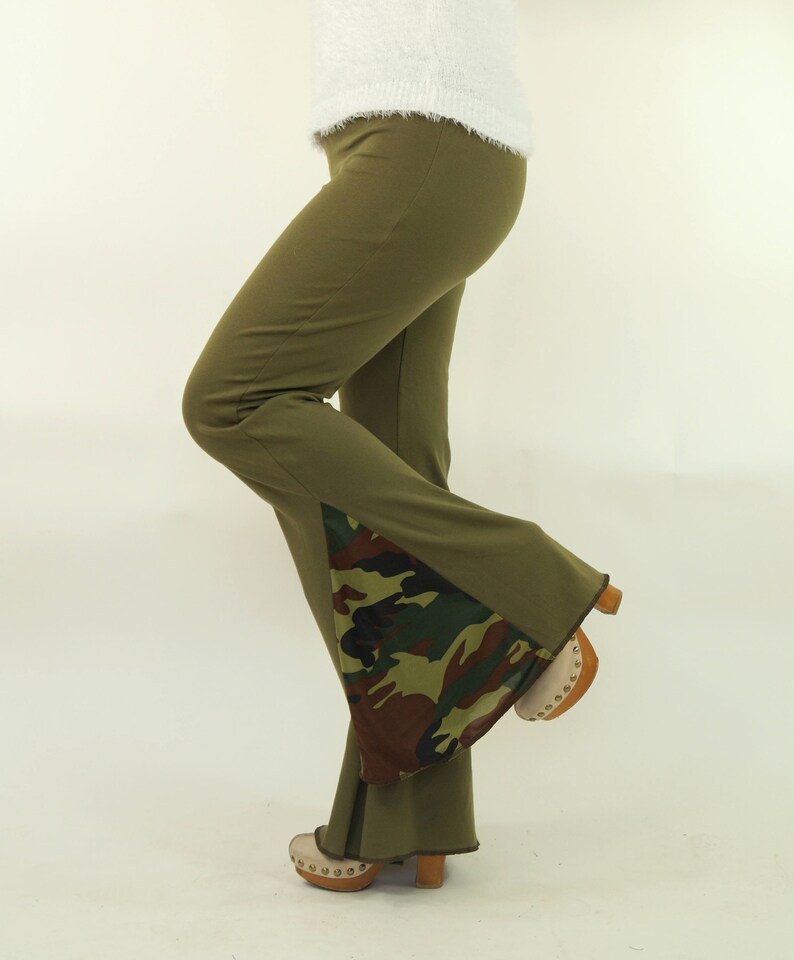 Camo bell bottomsKhaki green camo detailed flare pantsWomen leggingsPlus size bell bottomsYoga pants70s clothingFestival PantsGifts