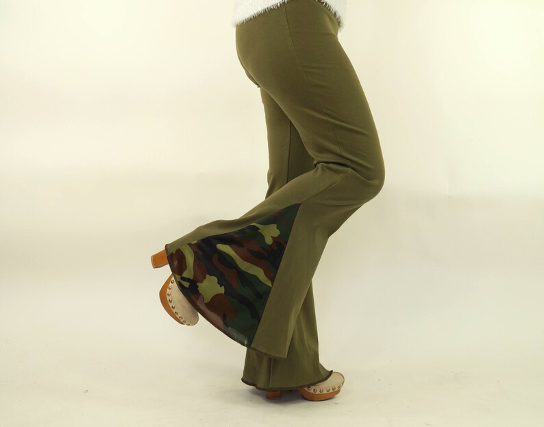Camo bell bottomsKhaki green camo detailed flare pantsWomen leggingsPlus size bell bottomsYoga pants70s clothingFestival PantsGifts