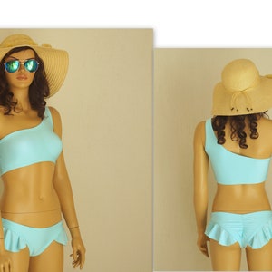 Mousse de mer une épaule bikini haut bas volants // Maillots de bain // Bikini // Sexy // Maillots de bain // Maillots de bain // Sexy