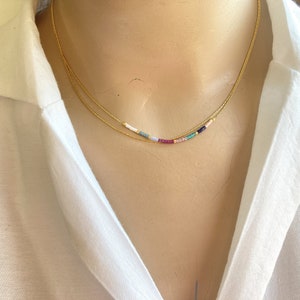 Minimalistische Gold Doppel Halskette,Winzig zierliche Halskette,Minimalistische Boho Halskette,Bunte Winzig Mehrreihige Halskette,Dünne Perlen Halskette Bild 5