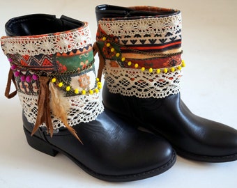 Native American tassel boot covers-Boho boot covers -Lace cuffs-Gypsy boot cuffs-70' clothing-Hippie boot cuffs-Boot socks-Ethnic boot cuffs