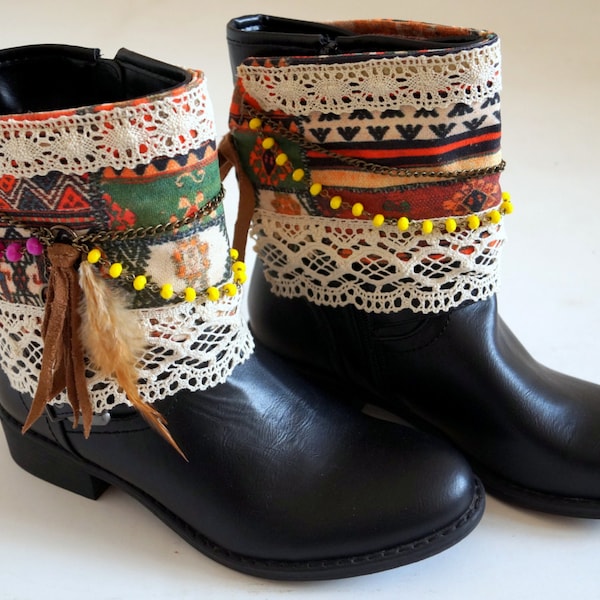 Native American tassel boot covers-Boho boot covers -Lace cuffs-Gypsy boot cuffs-70' clothing-Hippie boot cuffs-Boot socks-Ethnic boot cuffs